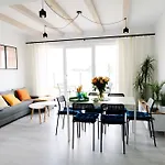 4 Pory Roku Apartment *